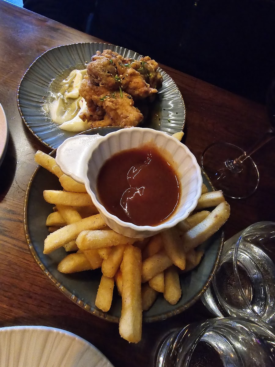 The Guardian Bar & Grill-9